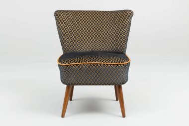 Gölgeler ile antika deri koltuk