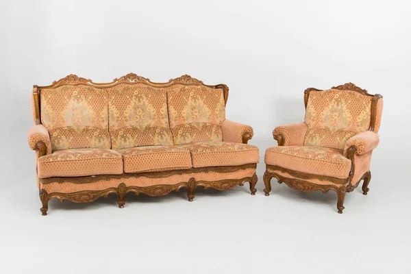 Antieke lederen fauteuil met schaduwen — Stockfoto