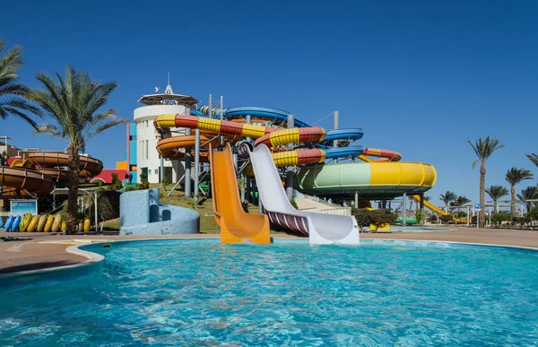 EGYPT- JANUARY 14, 2016:  Colorful water slides in the water park, Hurghada, Egypt — Stock Photo, Image