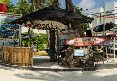 Maafushi Island, Maldivler Kasım, 2017: Pitoresk Maafush sörf Merkezi, Maafushi Adası, Maldivler, Hint Okyanusu