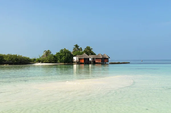 Ville Legno Piedi Palafitte Una Piccola Isola Mezzo Alle Acque — Foto Stock