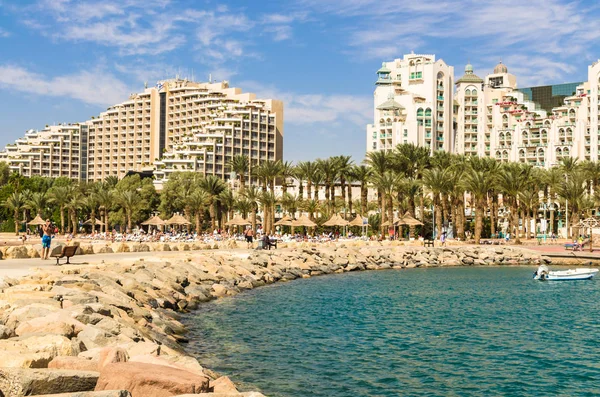 Eilat, İsrail 7 Kasım 2017: Panoramik Merkezi beach, Eilat - ünlü tatil ve eğlence şehir İsrail tarih