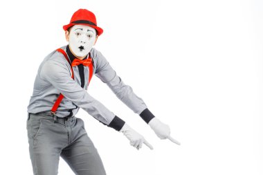Bir adam portresi sanatçı, palyaço, MIME. İzole bir şey gösterir