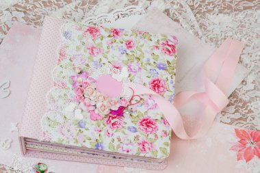 Ev yapımı albüm / klasör. Scrapbooking, DIY.
