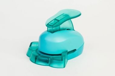 Deliği yumruk kağıt için. Scrapbooking ve diğer c için kullanımı kolay