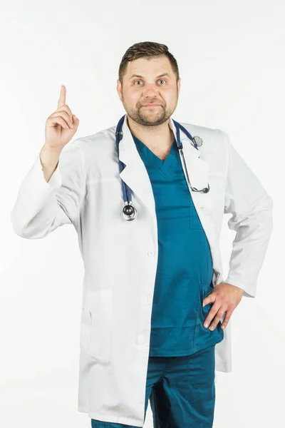 Doctor mirando en la celda con el pulgar hacia arriba. medicina — Foto de Stock