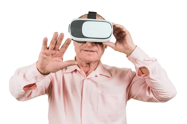 Abuelo Está Mirando Las Gafas Sol Gestos Con Las Manos — Foto de Stock