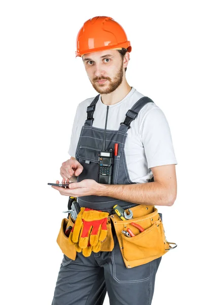 Man Builder Registreert Iets Telefoon Reparatie Constructie Geïsoleerd Witte Achtergrond — Stockfoto