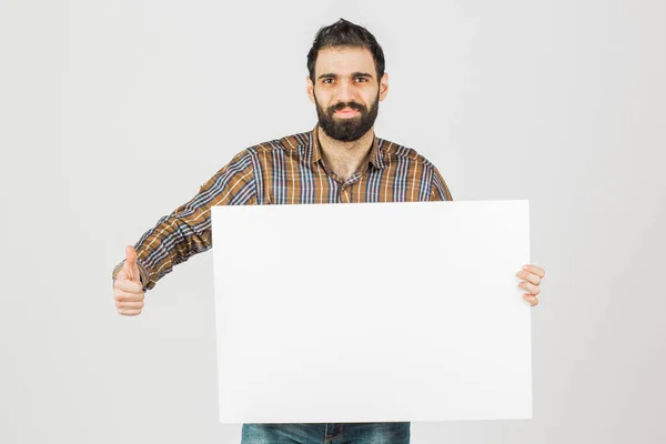 Porträt Eines Bärtigen Geschäftsmannes Der Eine Weiße Leere Tafel Mit — Stockfoto