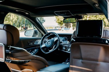 Tambov, Rusya-28 Haziran 2018: modern lüks bir otomobilin içi Me
