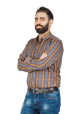 Beyaz arka planda soluk kot ve gömlek giyen orta yaşlı bir adam.