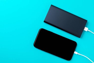 Power Bank ile Usb kablosu üzerinden şarj akıllı telefon