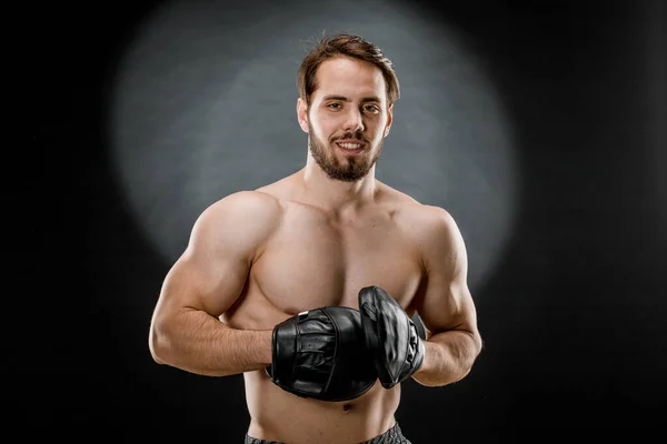 Boxeador Luchador Mirando Furiosamente Cámara Joven Modelo Fitness Masculino Caucásico — Foto de Stock