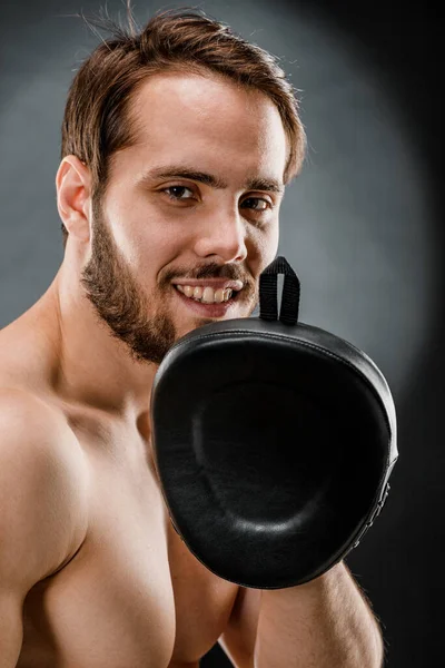 Boxeador Luchador Mirando Furiosamente Cámara Joven Modelo Fitness Masculino Caucásico — Foto de Stock