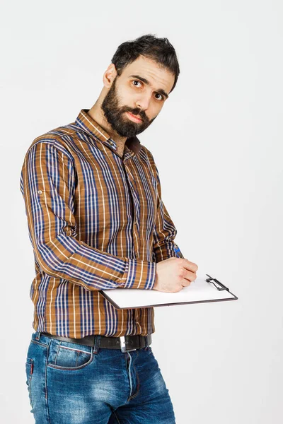 Hombre Mediana Edad Jeans Descoloridos Camisa Sobre Fondo Blanco Mostrando — Foto de Stock
