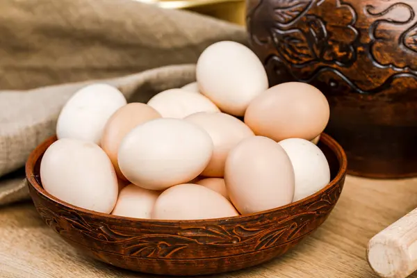 Ovos Galinha Uma Tigela Barro Produtos Agrícolas — Fotografia de Stock