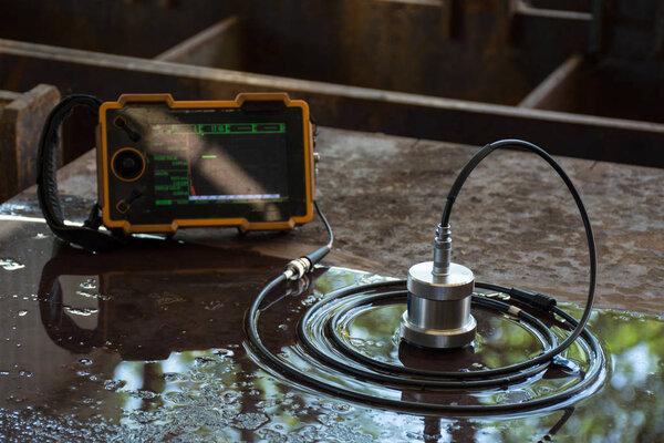 Ultrasonic test to detect imperfection or defect of steel plate 