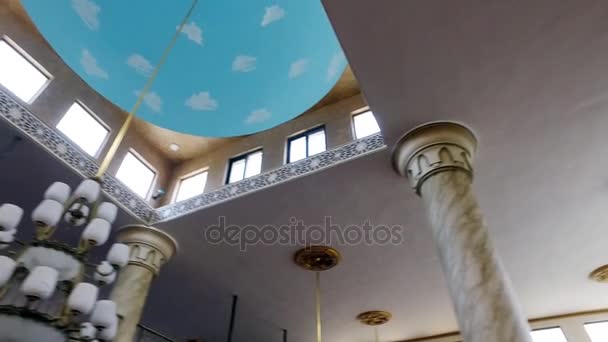 Belo lustre na mesquita. 2 — Vídeo de Stock