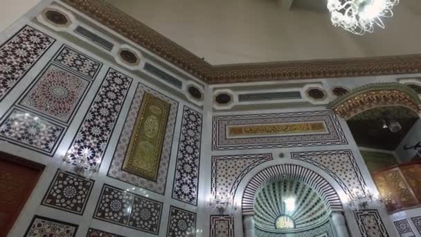 Arab mosaic in the mosque. — Stock Video