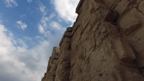 Jordania la antigua ciudad de Jarash. Ruinas de una ciudad antigua — Vídeo de stock