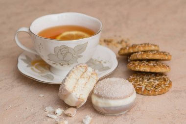 çay bisküvi ile