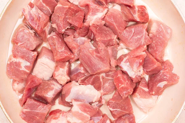 Scheibe rohes Schweinefleisch — Stockfoto