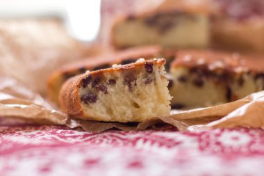 İrmik kek üzümlü