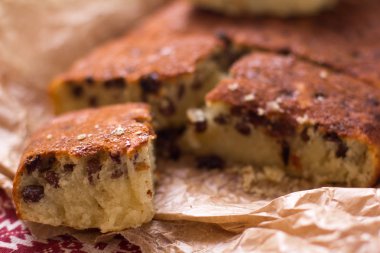 İrmik kek üzümlü