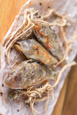 Pan kızarmış levrek