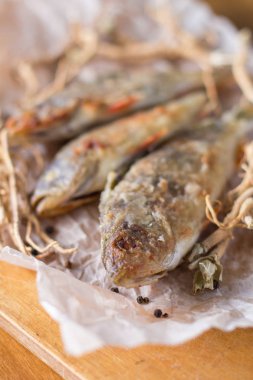 Pan kızarmış levrek