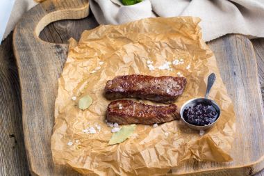 Natürmort - domuz eti biftek.