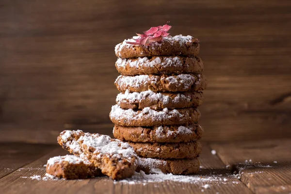 Oatmeal cookies with powdered sugar