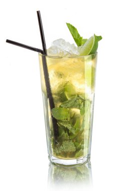 Kokteyl mojito bir yüksek cam