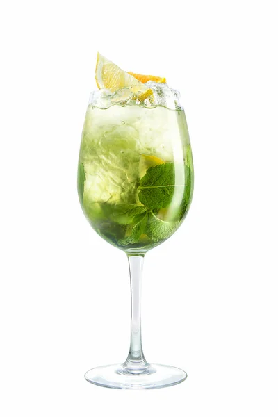 Mojito de cóctel en un vaso alto — Foto de Stock