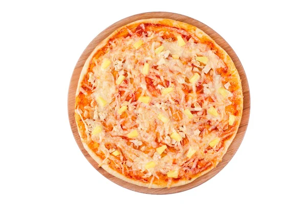Leckere, würzige Pizza isoliert auf weißem Hintergrund — Stockfoto