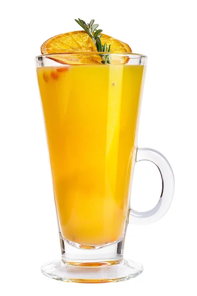 Mulled şarap bir bardak kuru portakal, biberiye ve deniz topalak bir dilim. Sıcak içecek Isınma.