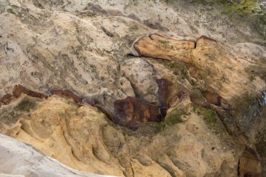 Kaya dokusu. Dağ duvarının dokusu. Dağ Rölyef.