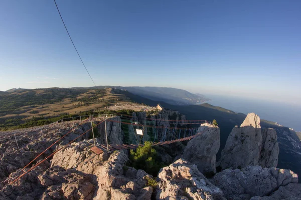 Die Seilbahn auf die Spitze der Halbinsel ai-petri Krim. — Stockfoto