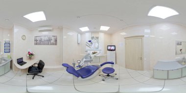Modern bir Avrupa Diş Kliniği 'nin panoramik görüntüsü. Modern ekipmanlar. Diş muayenehanesinde küresel yansıma. Parlak renkler.