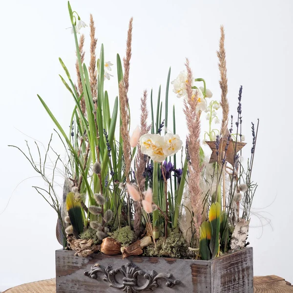 Beautiful Floral Spring Arrangement Dried Flowers Fresh Flowers Decorative Box — Stock Photo, Image