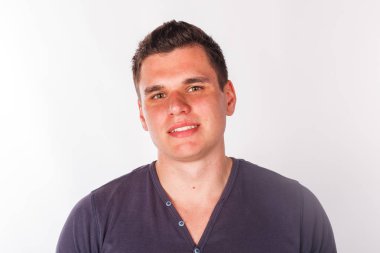 yakışıklı seksi adam maço portre içinde izole Studio