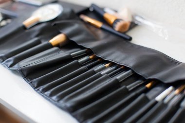 Makyaj fırçaları, boşaltmak sima