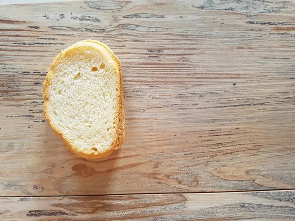 一块新鲜的面包 — 图库照片