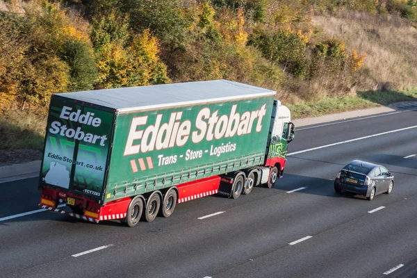 Eddie Stobart camión en el camino —  Fotos de Stock