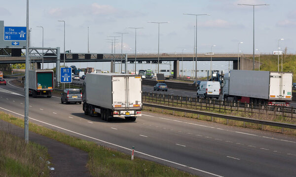 Traffic on the British motorway M1