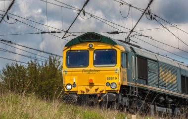 Kargo trenin ön tarafına