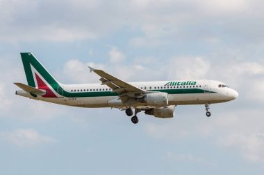 Alitalia uçak iniş