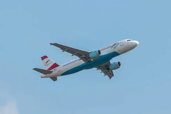 Aereo Austrian Airlines — Foto Stock