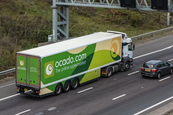 Camión Ocado en la autopista M25 —  Fotos de Stock