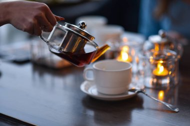 Kafede çay seremonisi